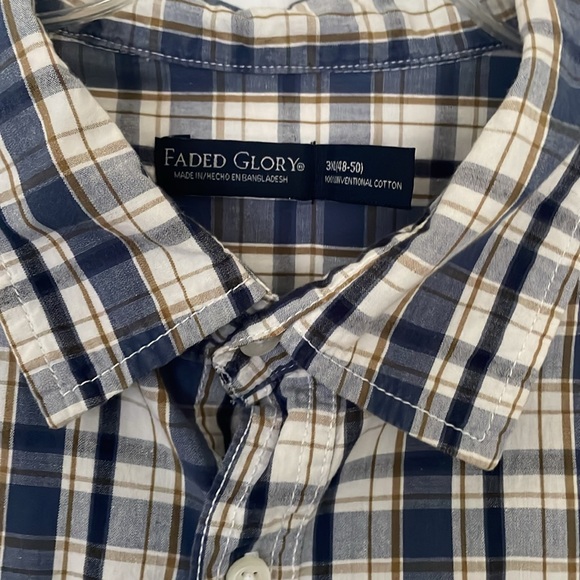Men’s short sleeve button up - Picture 2 of 2